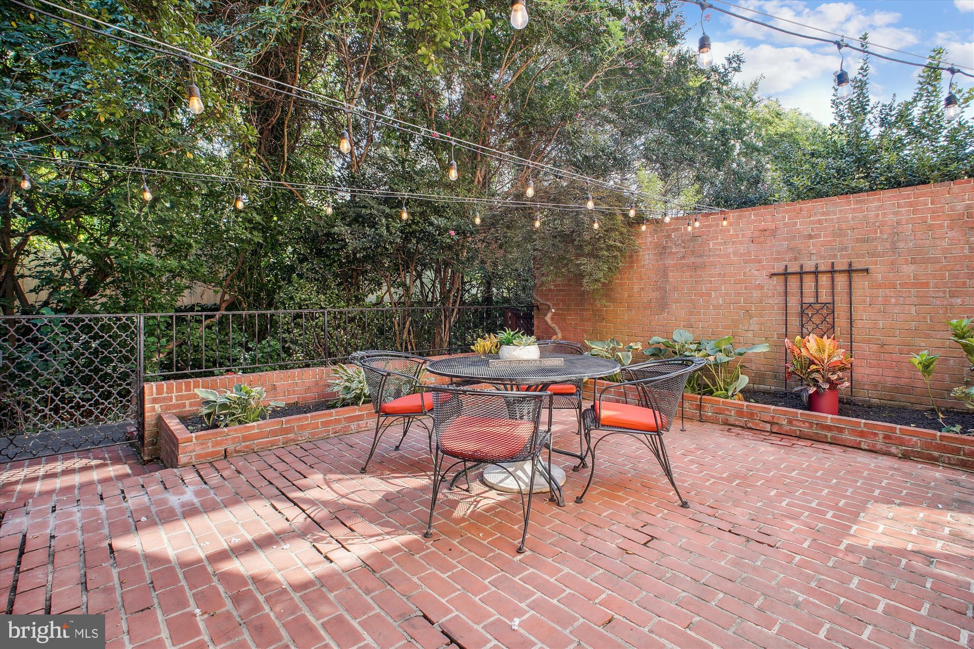 6301 GOLF COURSE SQUARE