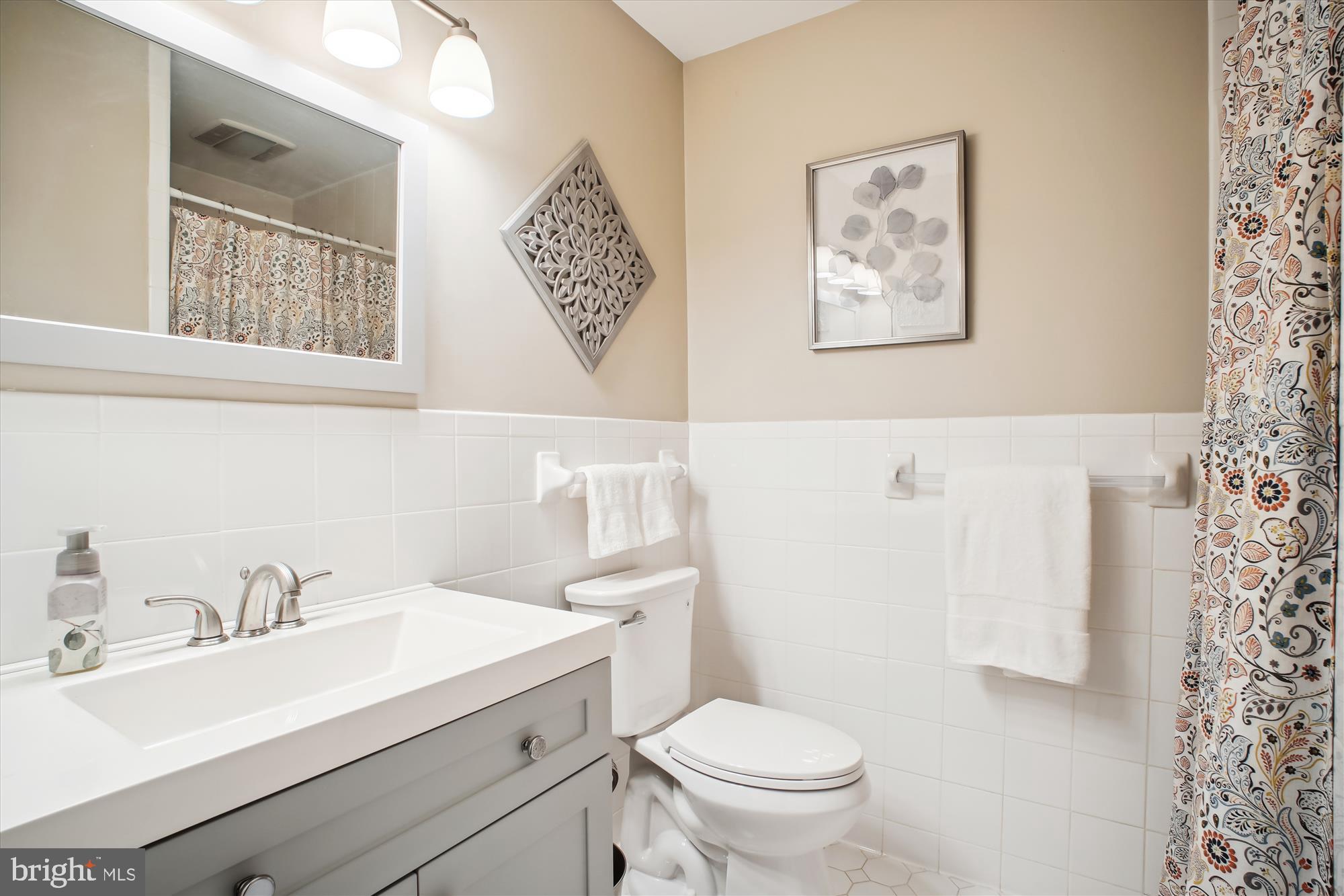 6301 GOLF COURSE SQUARE