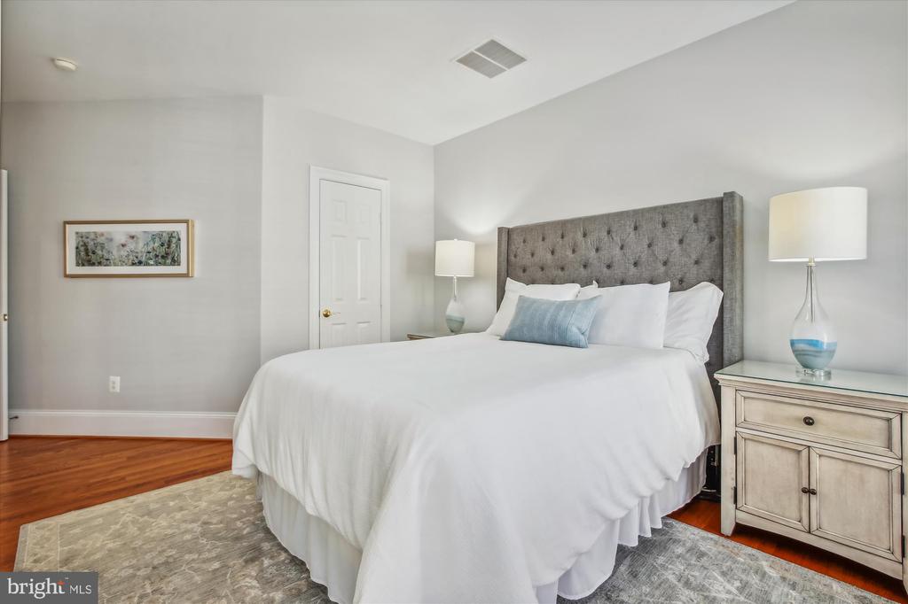 1496 TEAGUE DRIVE
