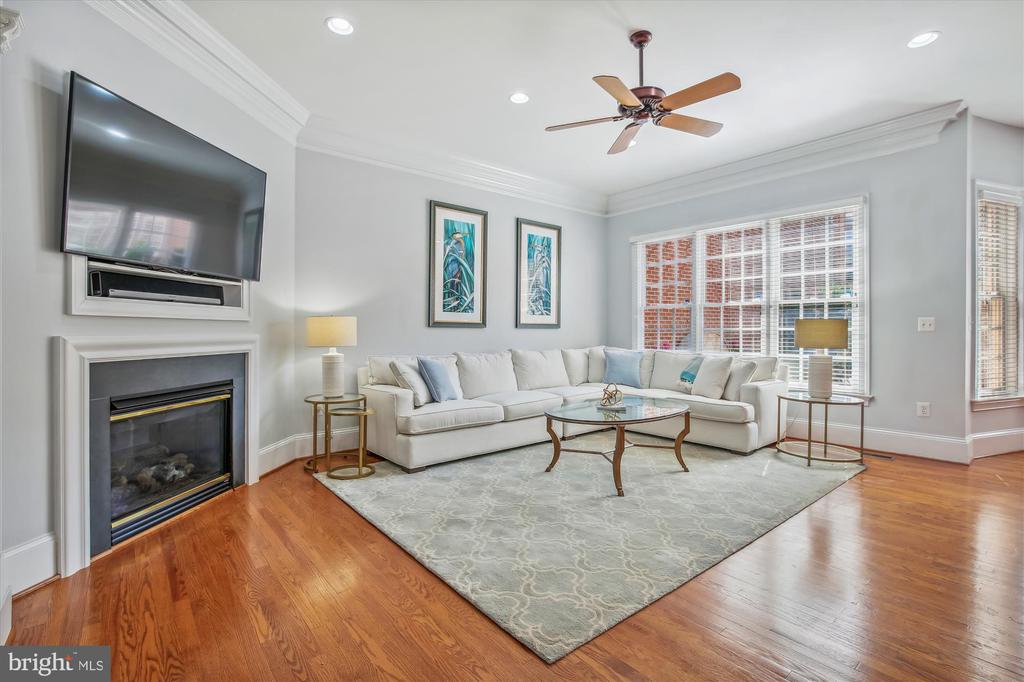 1496 TEAGUE DRIVE