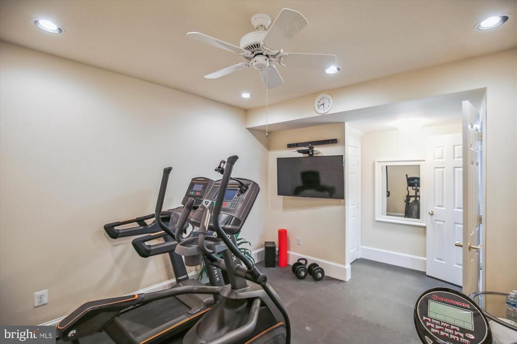 1496 TEAGUE DRIVE