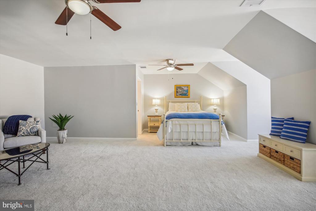 1496 TEAGUE DRIVE