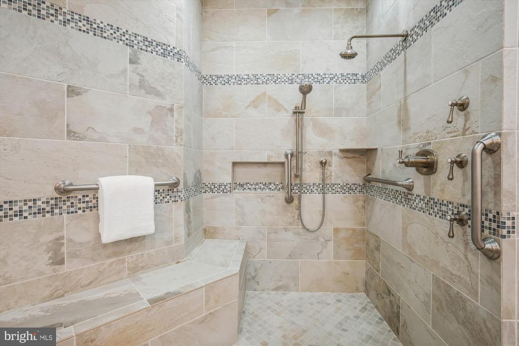 1496 TEAGUE DRIVE