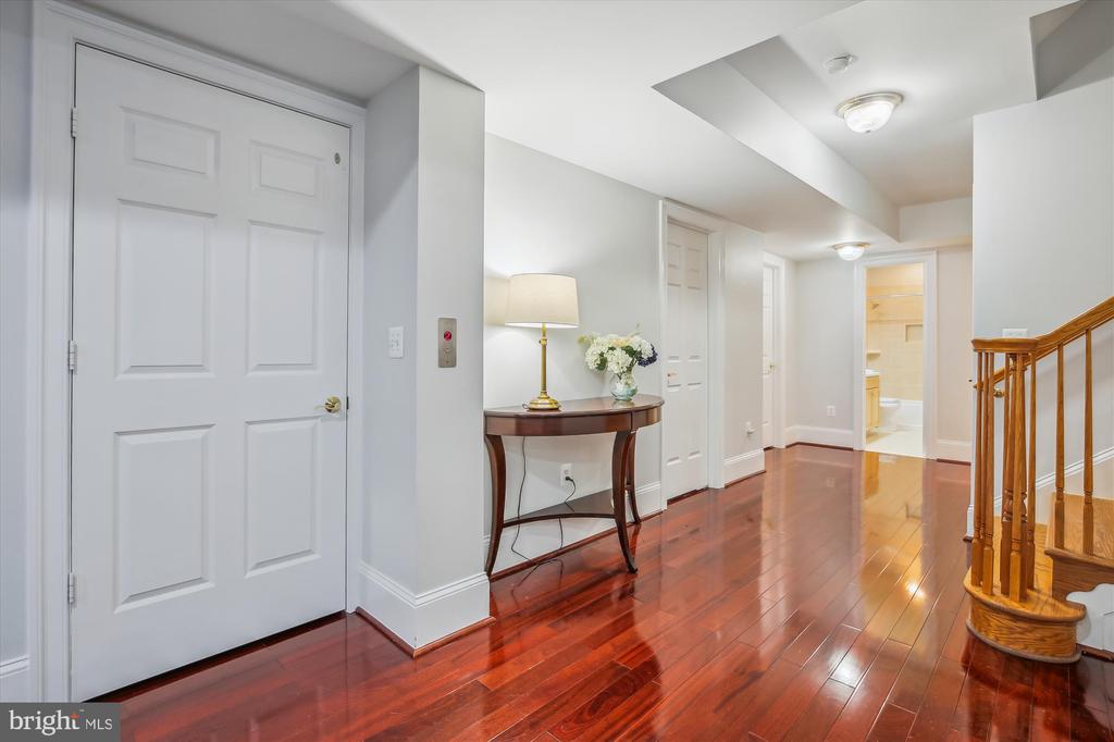 1496 TEAGUE DRIVE