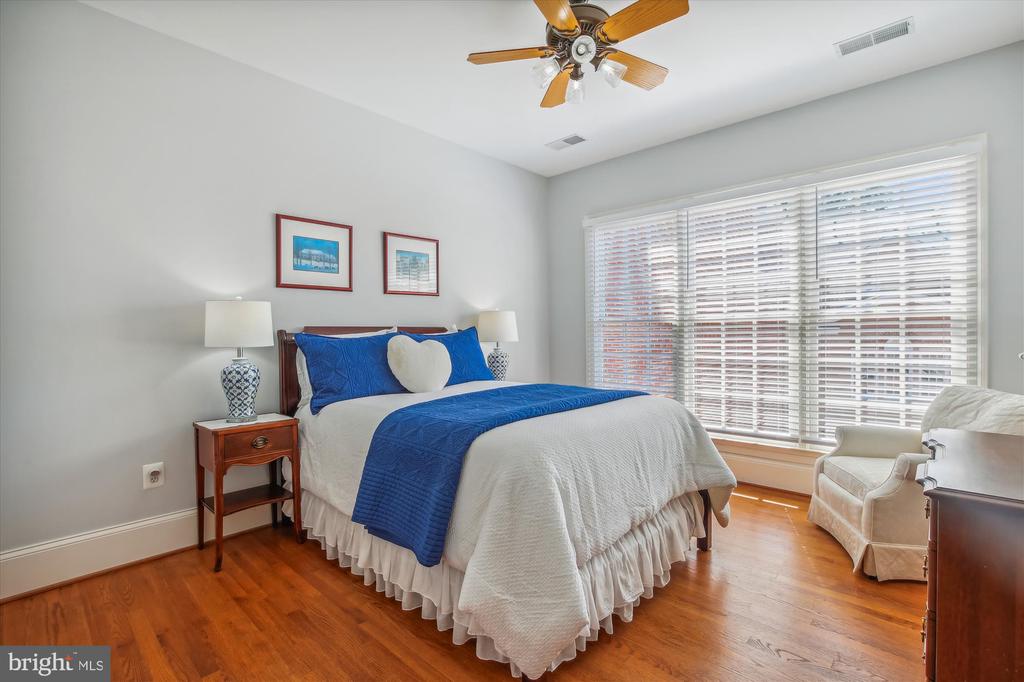 1496 TEAGUE DRIVE