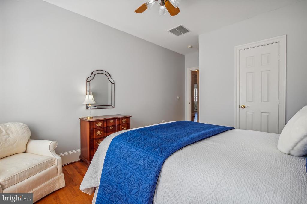 1496 TEAGUE DRIVE