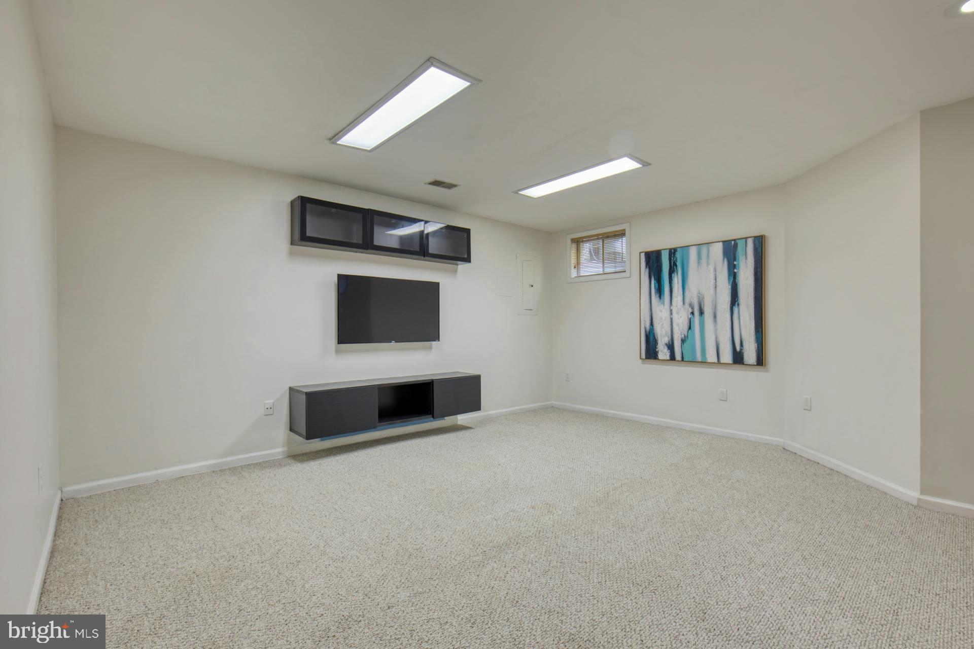 8603 BEECH HOLLOW LANE