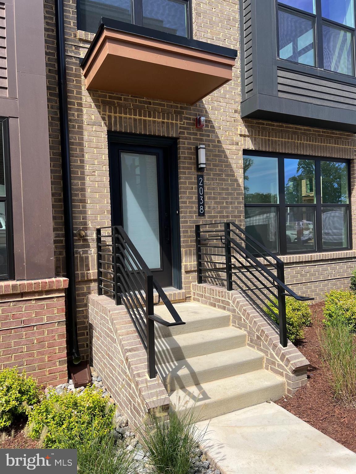 2038 TYSONS RIDGELINE ROAD