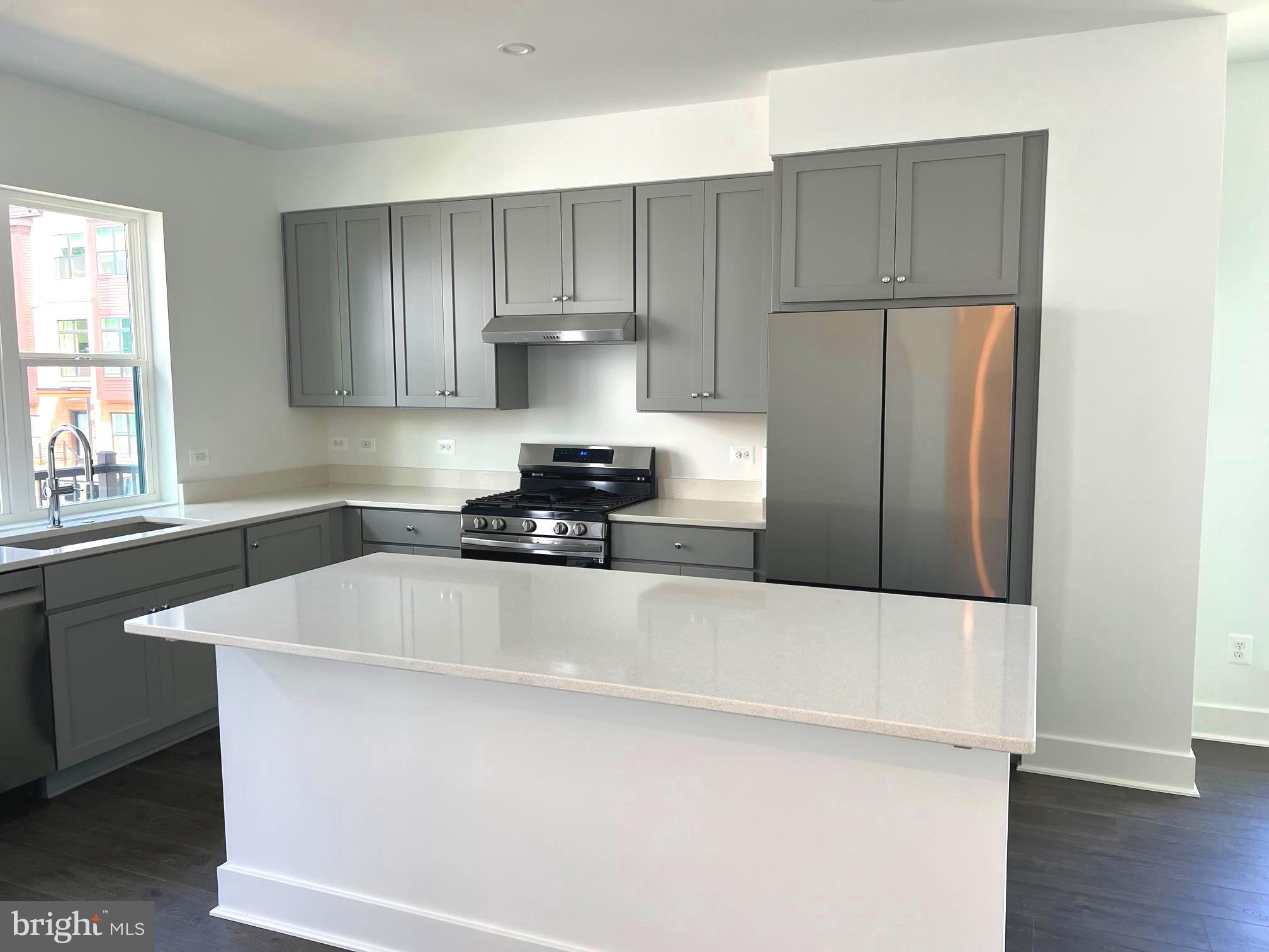 2038 TYSONS RIDGELINE ROAD
