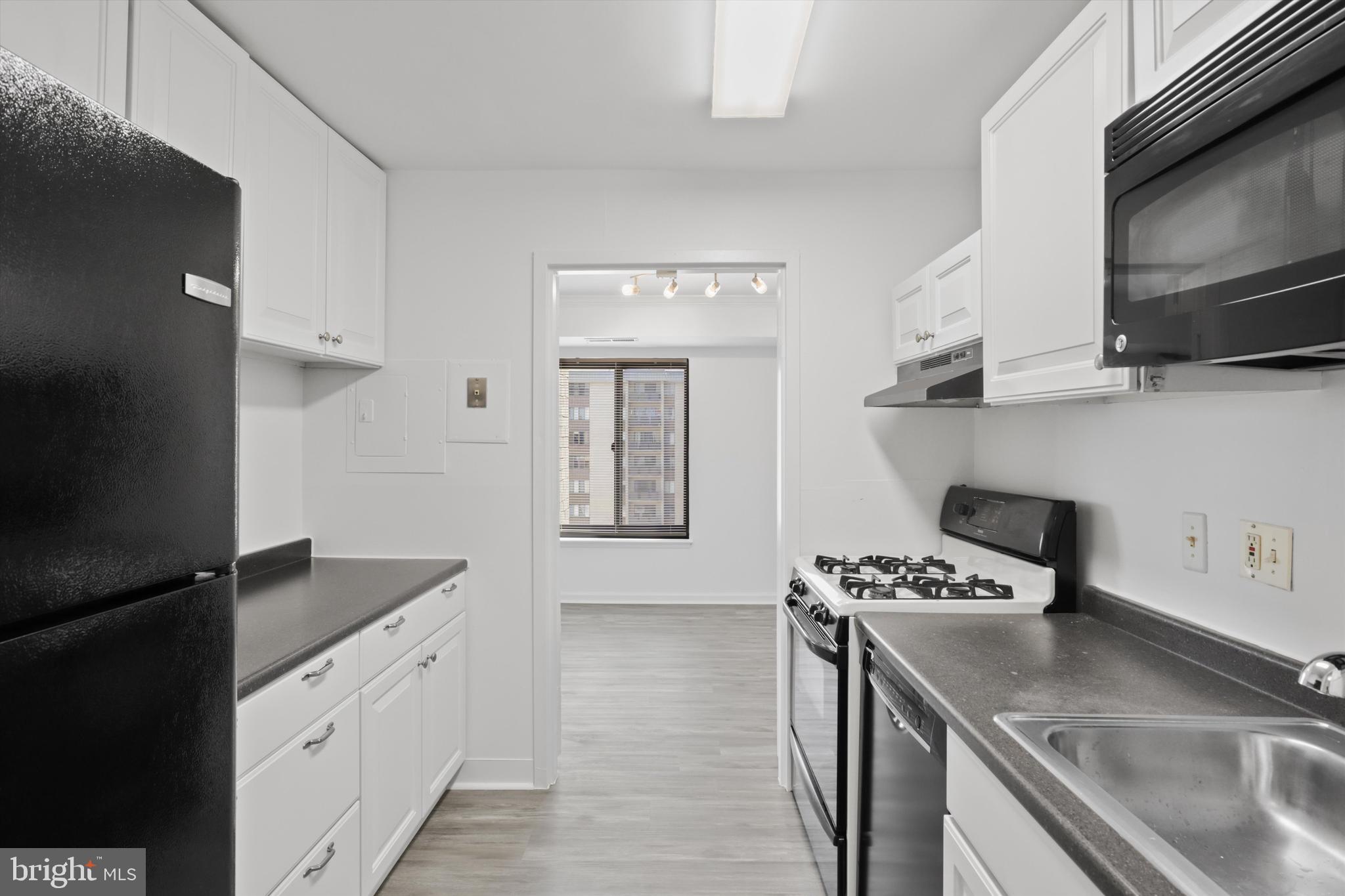 3100 S MANCHESTER STREET 731