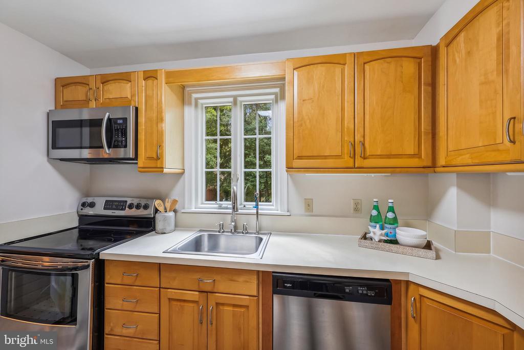 4001 FRANCONIA RD,FAIRFAX