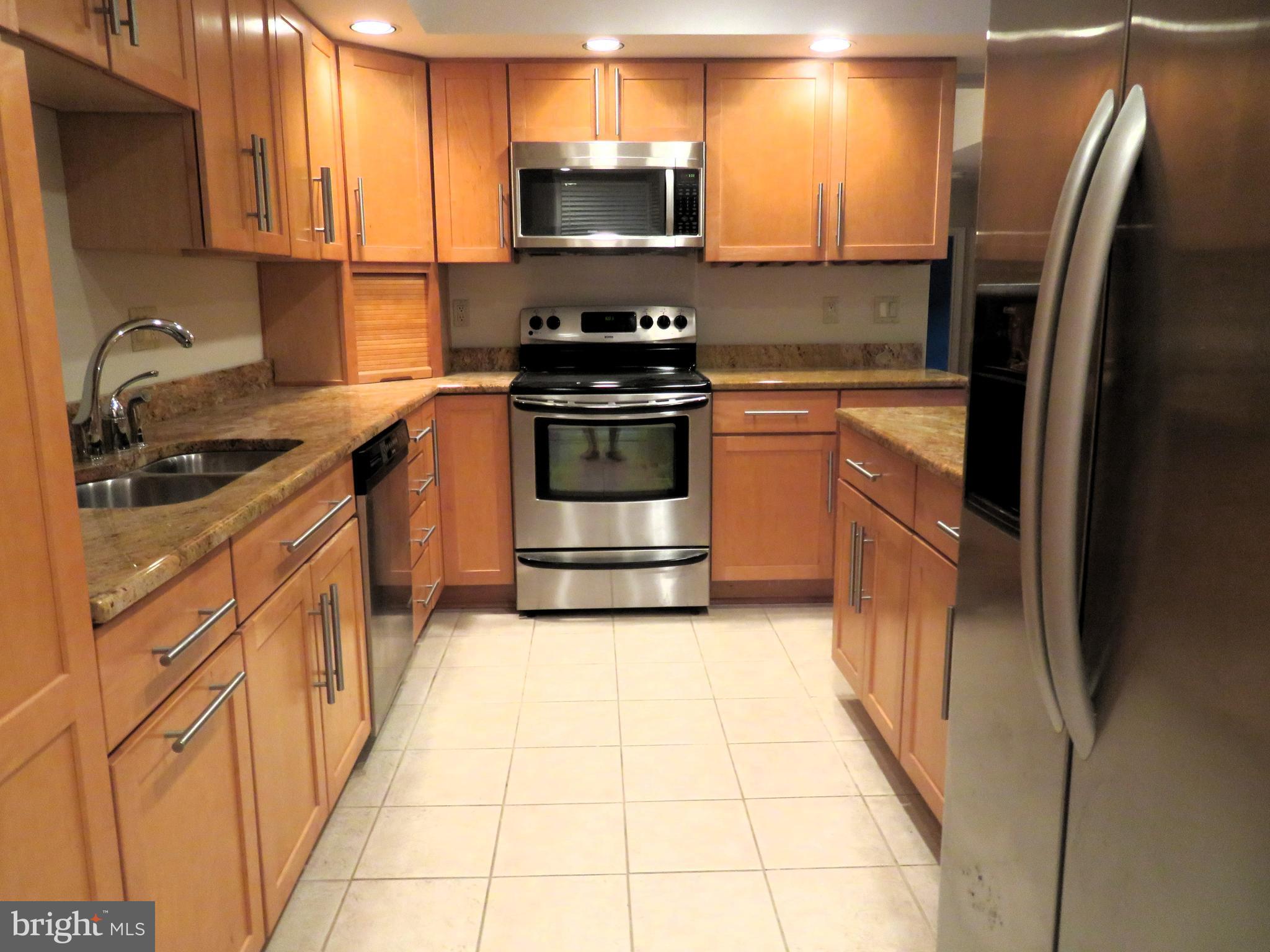 713 HUNTER COURT SW