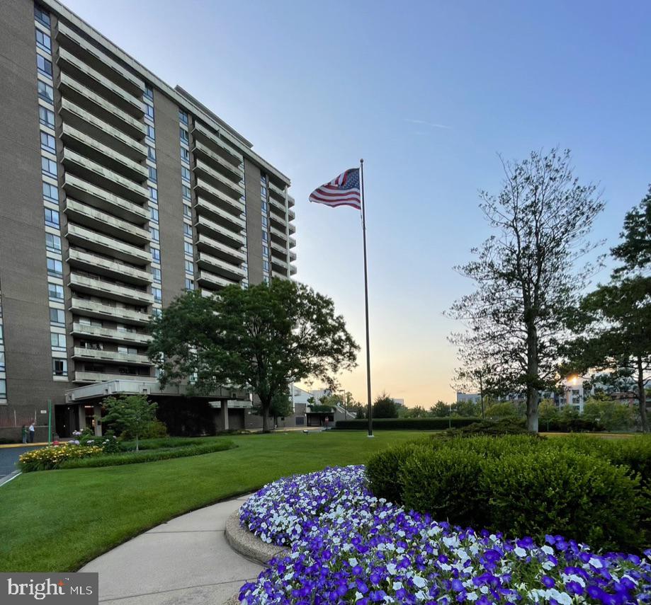 1800 OLD MEADOW ROAD 503