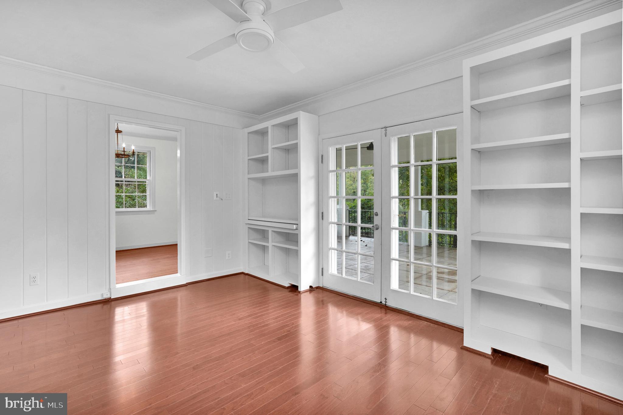 1600 HOLLINDALE DRIVE