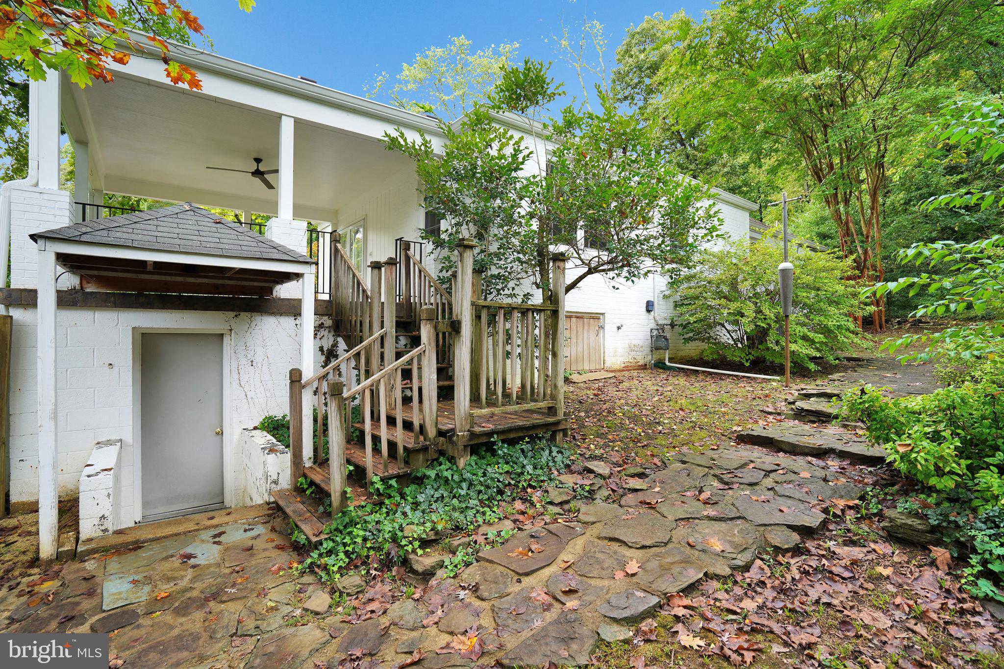 1600 HOLLINDALE DRIVE