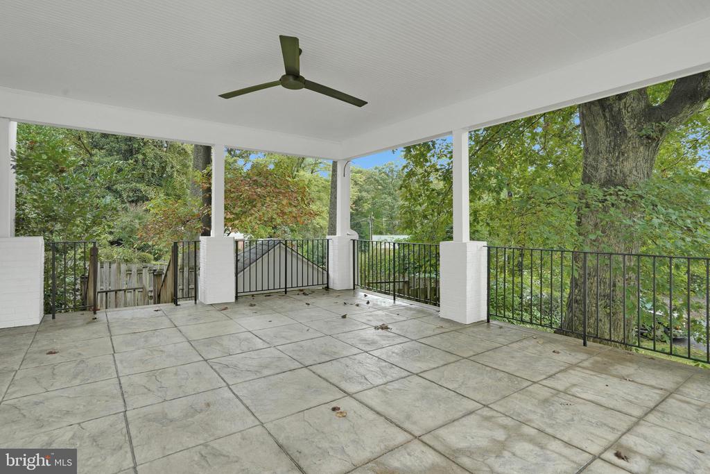 1600 HOLLINDALE DRIVE