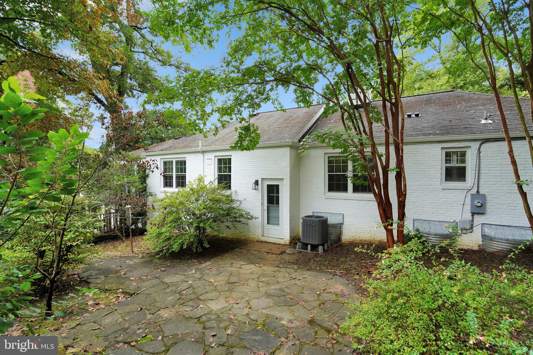 1600 HOLLINDALE DRIVE
