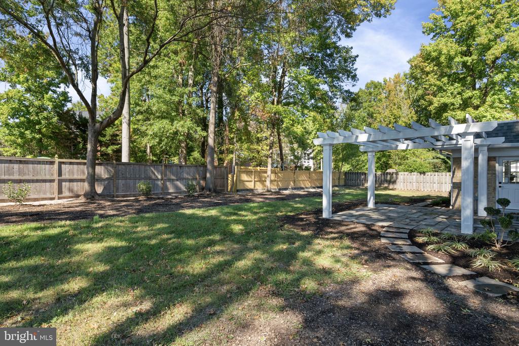 9516 FERRY HARBOUR COURT