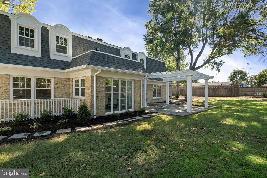 9516 FERRY HARBOUR COURT