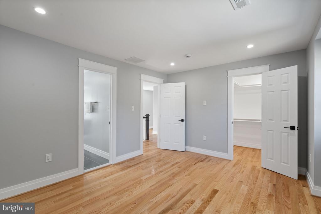 9516 FERRY HARBOUR COURT
