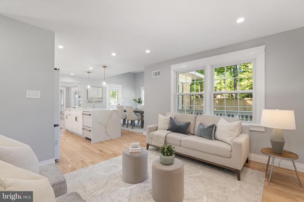 9516 FERRY HARBOUR COURT