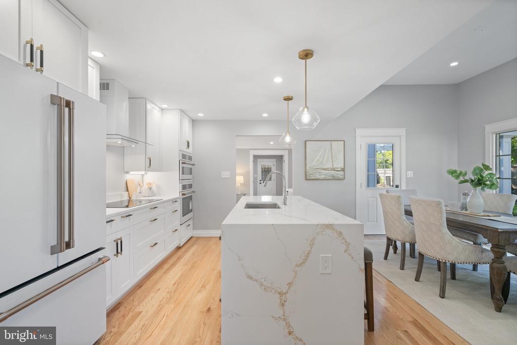 9516 FERRY HARBOUR COURT