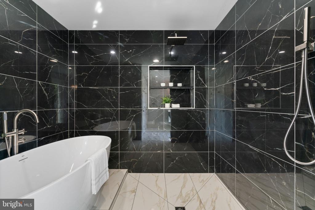 9516 FERRY HARBOUR COURT