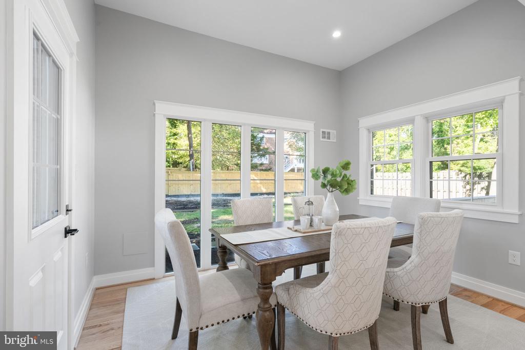 9516 FERRY HARBOUR COURT