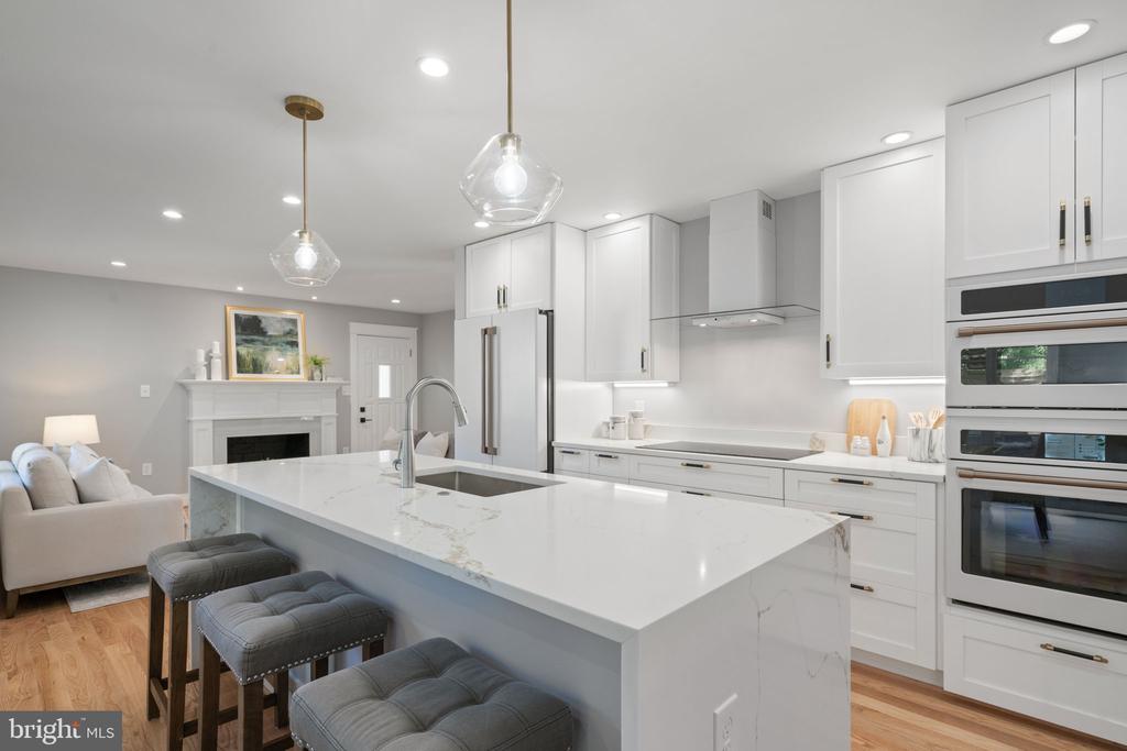 9516 FERRY HARBOUR COURT