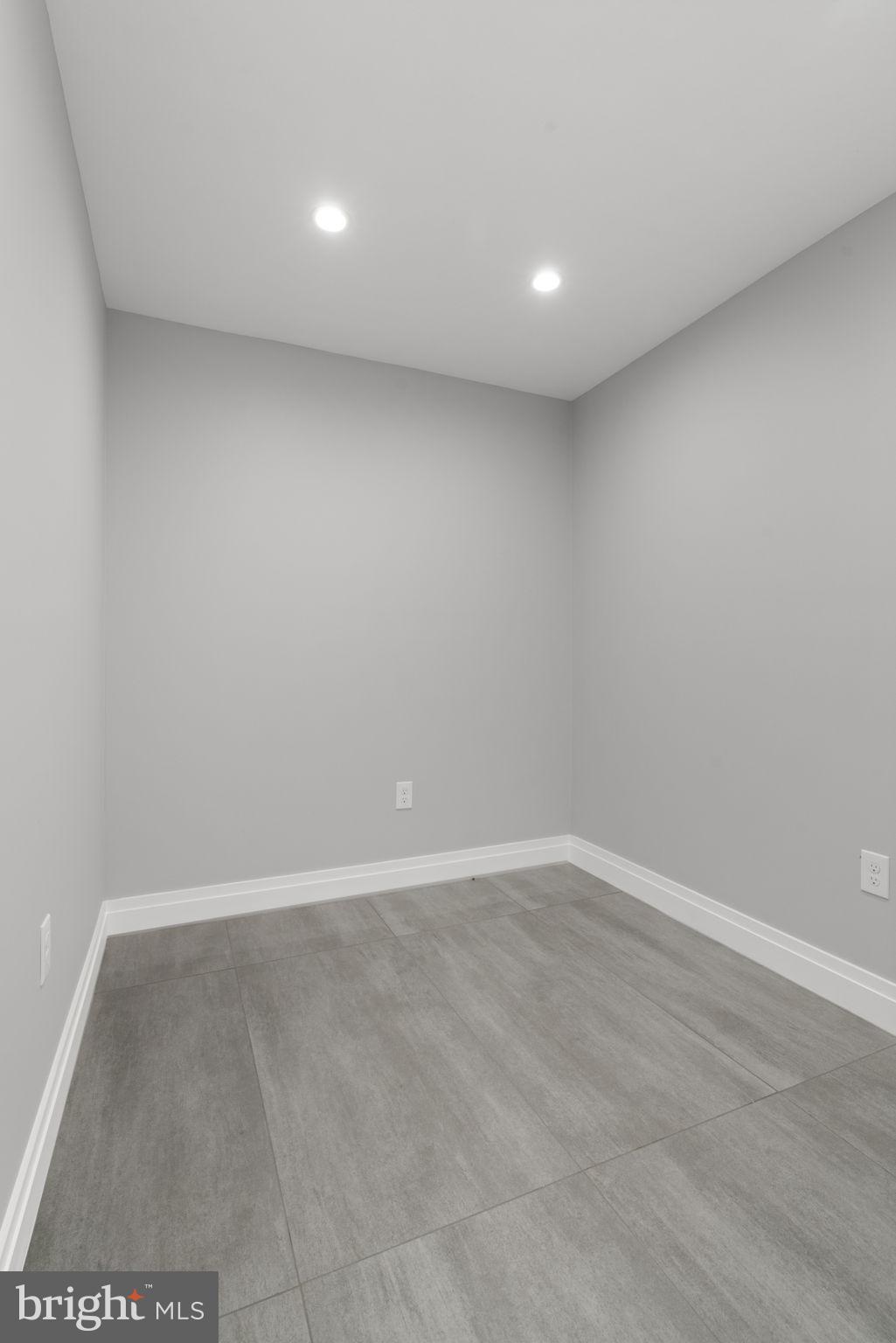 9516 FERRY HARBOUR COURT