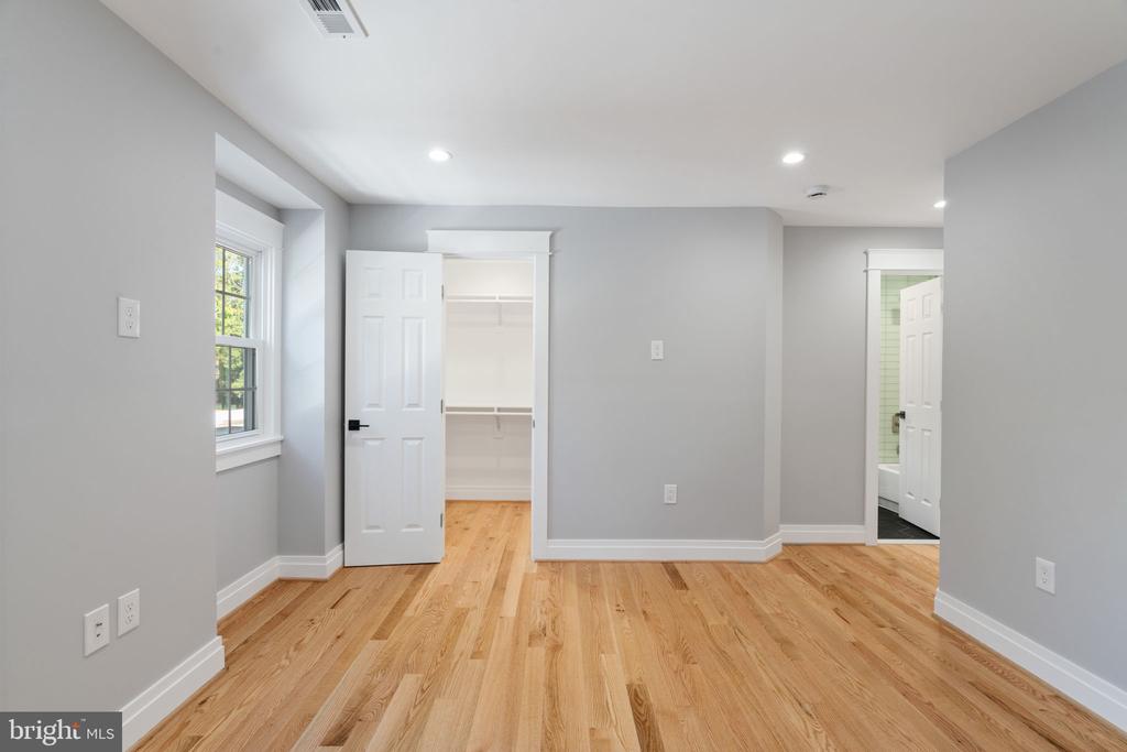 9516 FERRY HARBOUR COURT