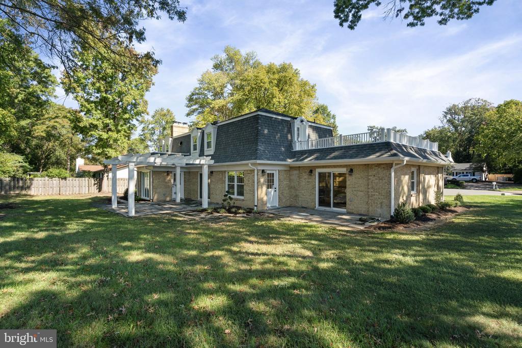 9516 FERRY HARBOUR COURT