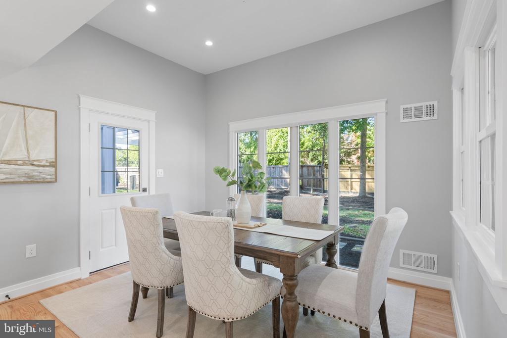9516 FERRY HARBOUR COURT