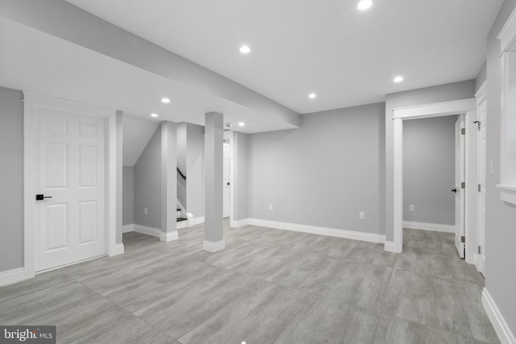 9516 FERRY HARBOUR COURT