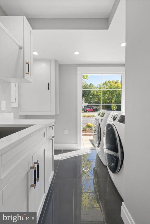 9516 FERRY HARBOUR COURT