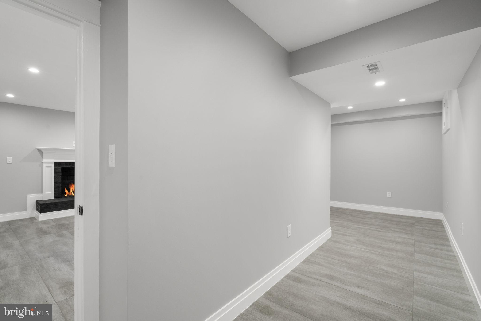 9516 FERRY HARBOUR COURT