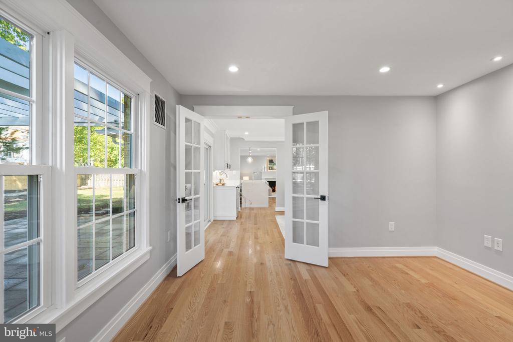 9516 FERRY HARBOUR COURT