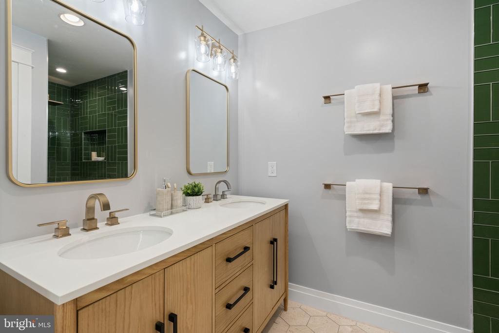 9516 FERRY HARBOUR COURT