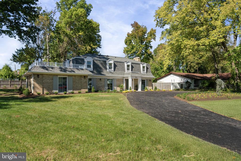 9516 FERRY HARBOUR COURT