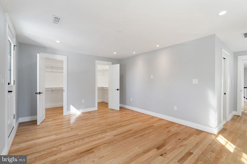 9516 FERRY HARBOUR COURT