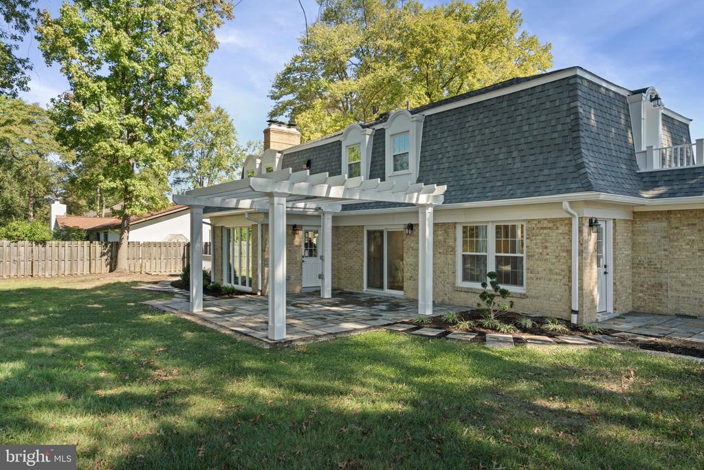 9516 FERRY HARBOUR COURT