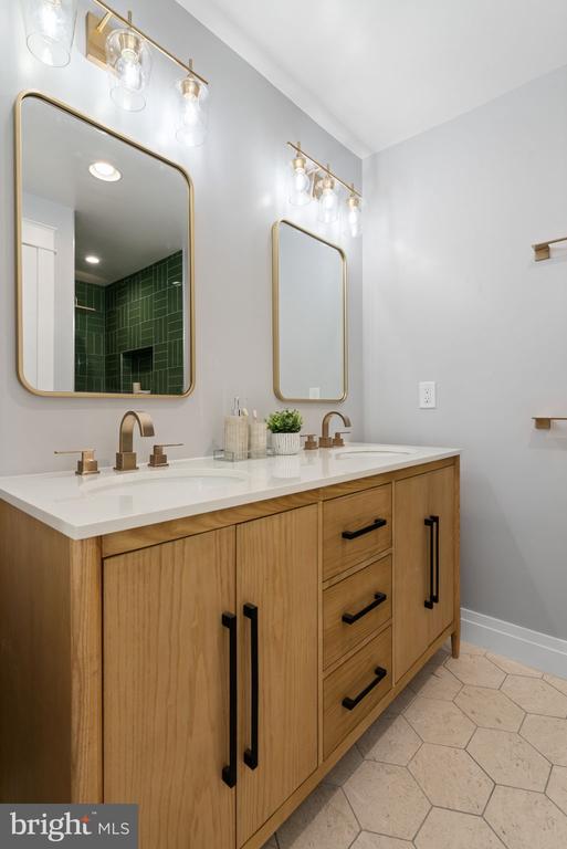 9516 FERRY HARBOUR COURT