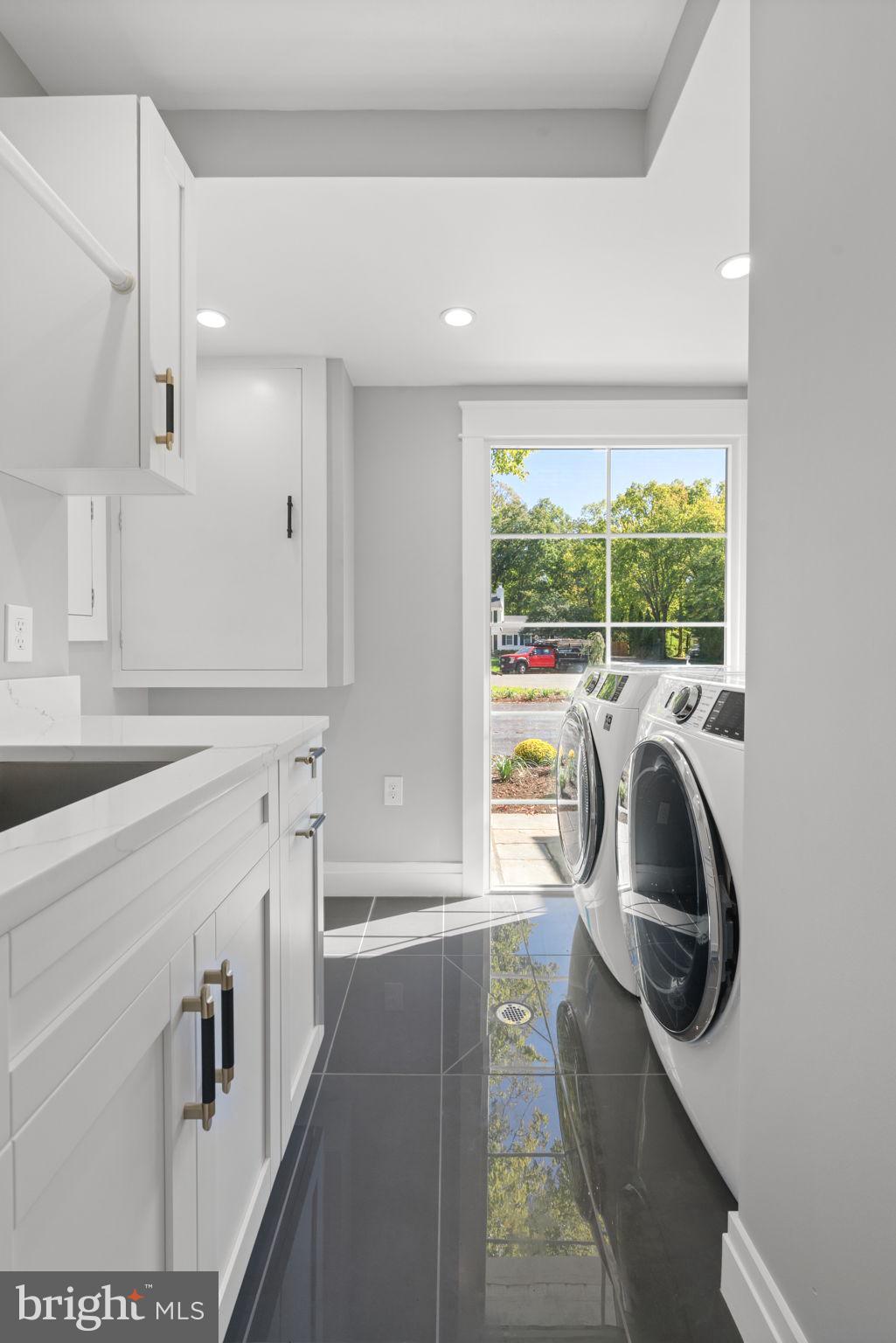 9516 FERRY HARBOUR COURT
