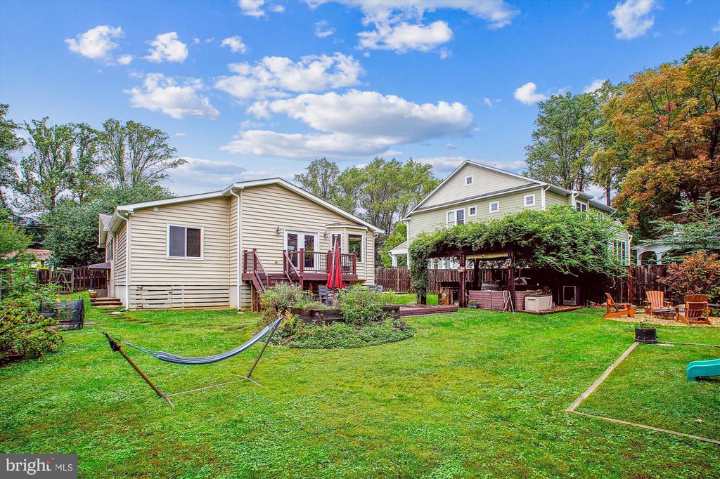 606 SW TRUMAN CIRCLE SW