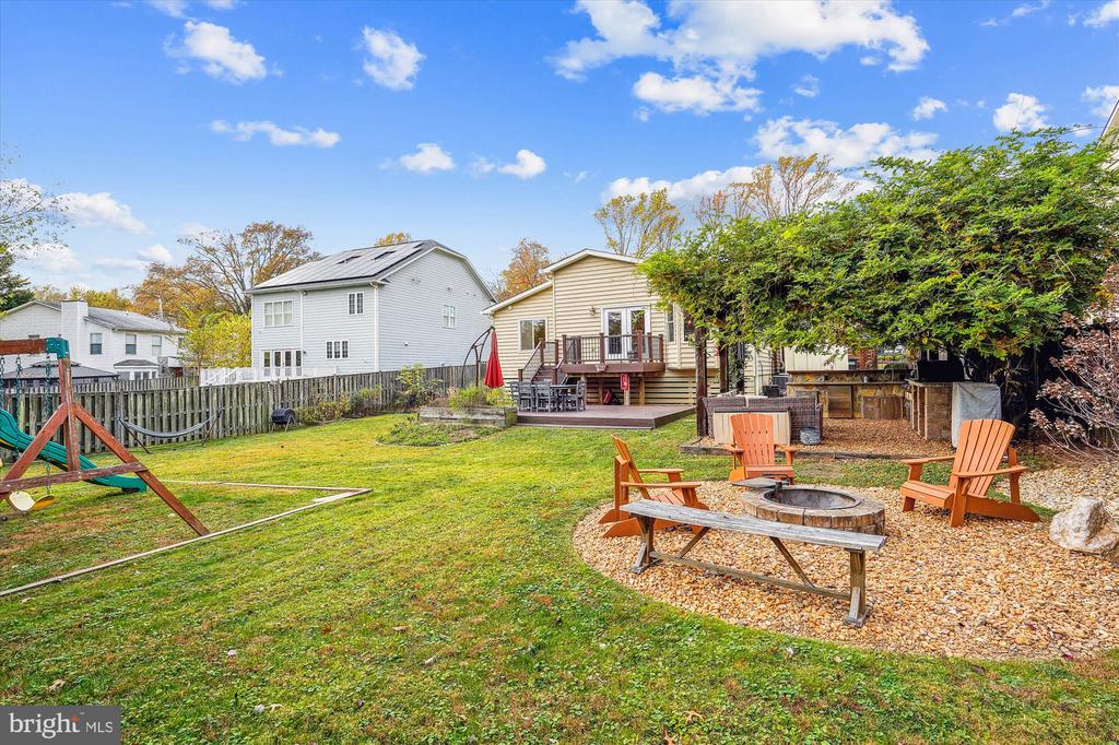 606 SW TRUMAN CIRCLE SW