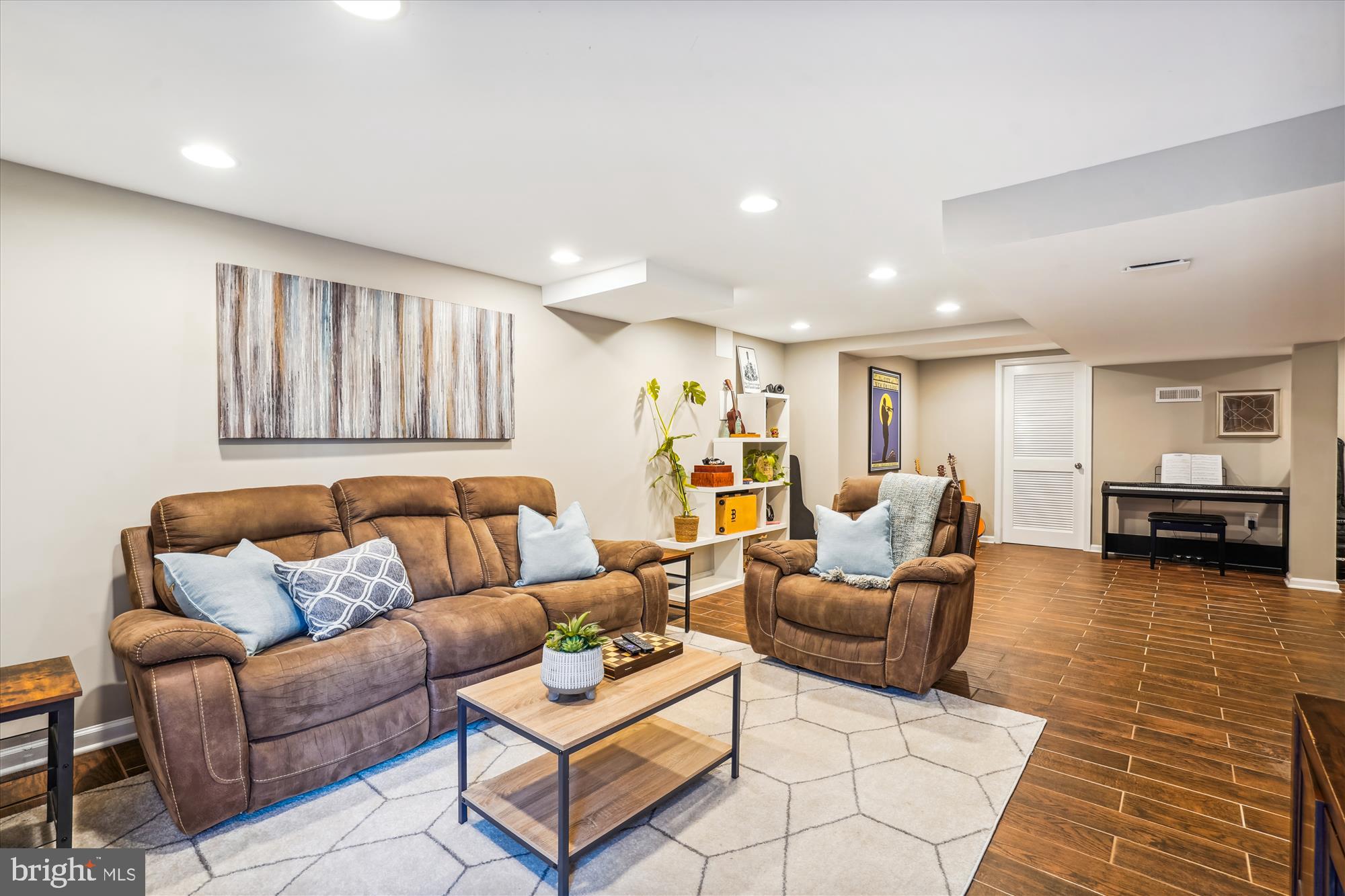 606 SW TRUMAN CIRCLE SW