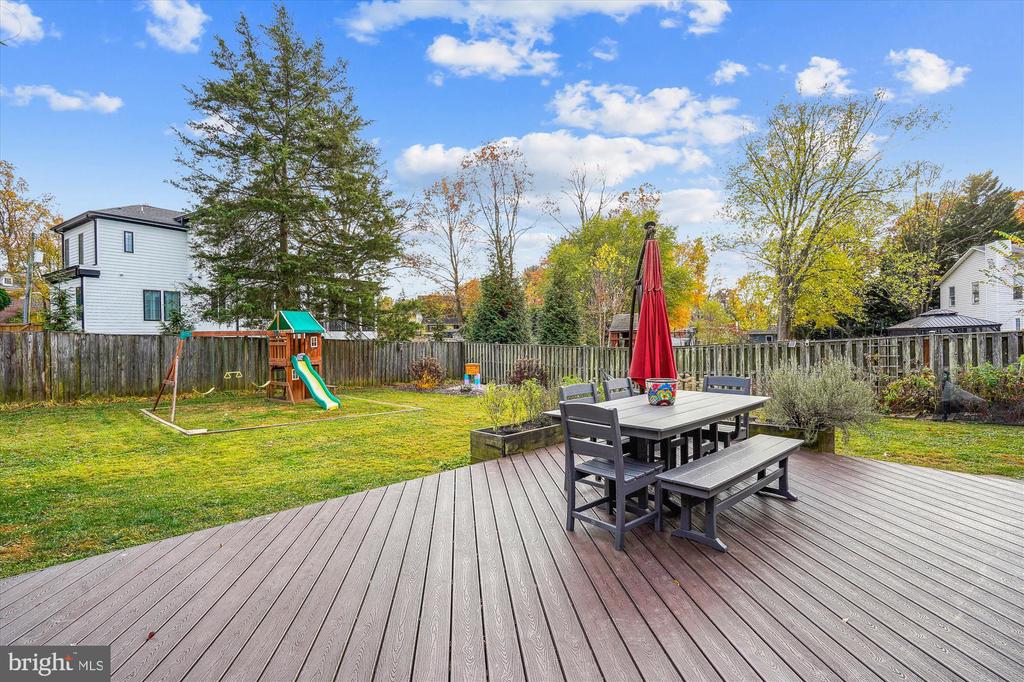 606 SW TRUMAN CIRCLE SW