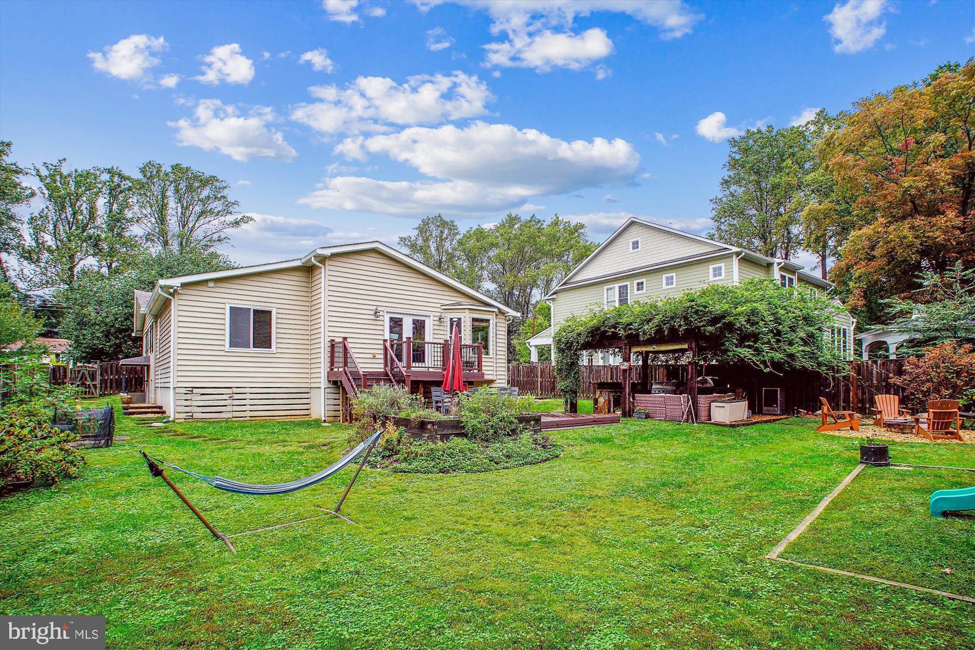 606 SW TRUMAN CIRCLE SW