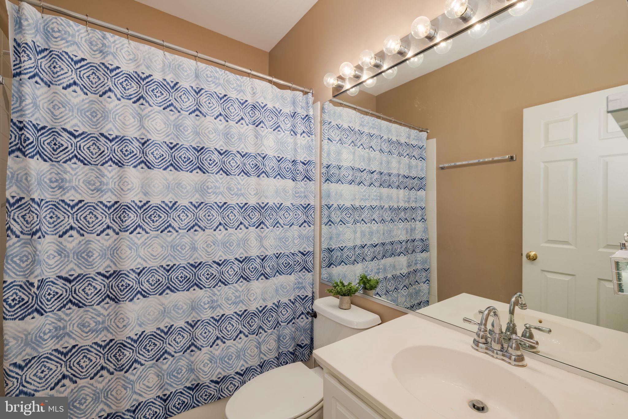 6184 MANCHESTER PARK CIRCLE