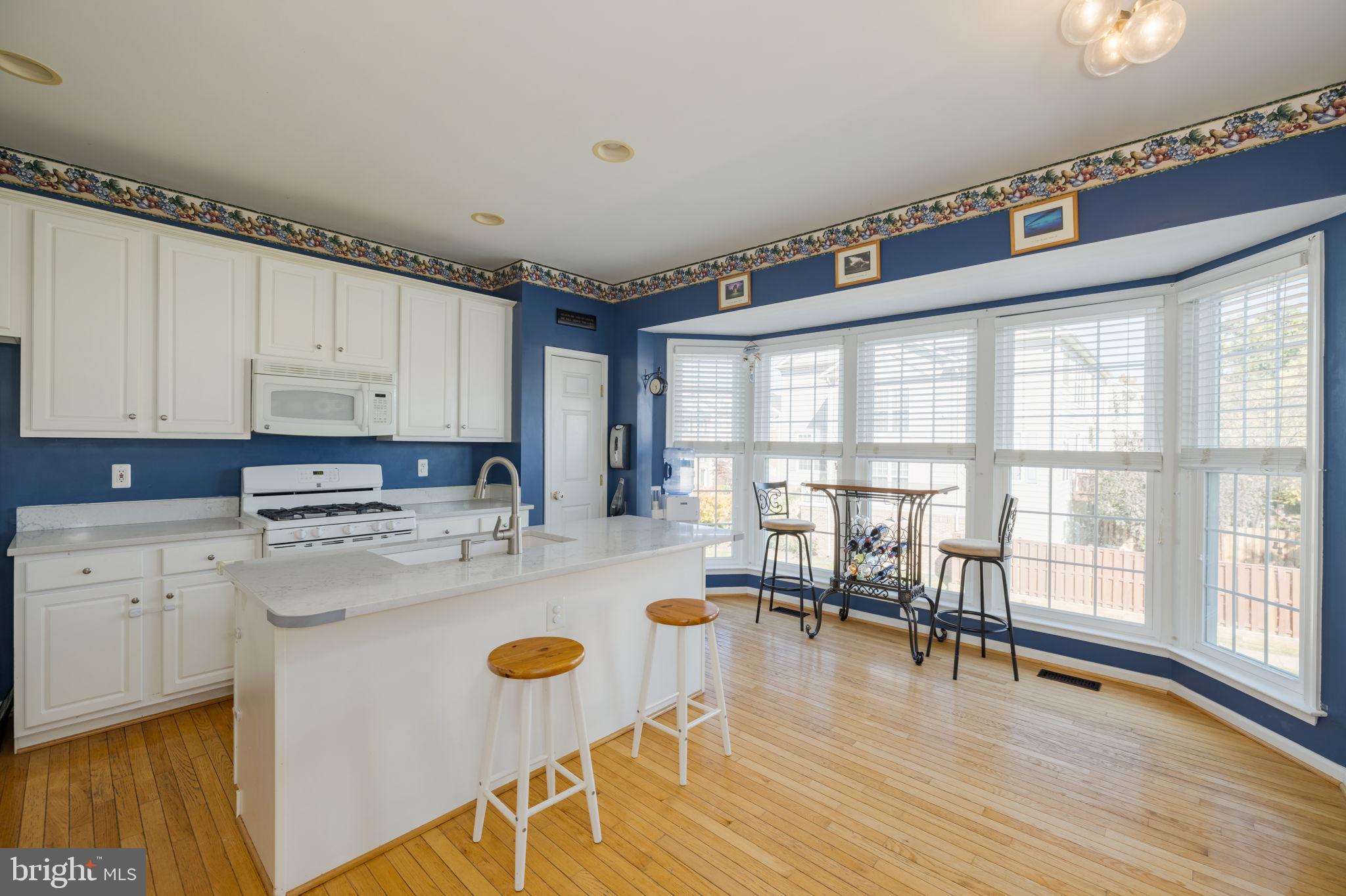 6184 MANCHESTER PARK CIRCLE